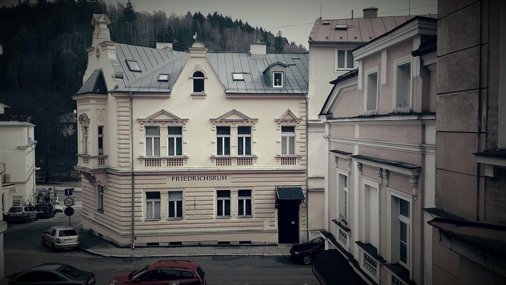 Appartamento Apartman Lidicka Mariánské Lázně Esterno foto